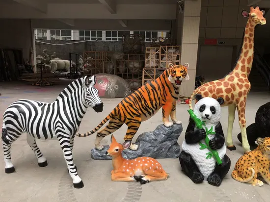 Jungle Safari Animals Props Life Size Fiberglass Animal Giraffe Sculpture Resin Animal Crafts for Party Event Supplies