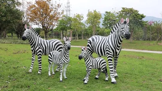 Life Size Fiberglass Plastic Animal Statue Fiberglass Animal Safari Stuffed Animals for Outdoor Decoration 